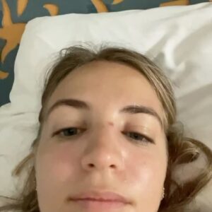 Ludivine Reding Instagram - Pleins d’aventures et de précieux souvenirs en 2023 🤍
(et un nez cassé en prime 🥲)