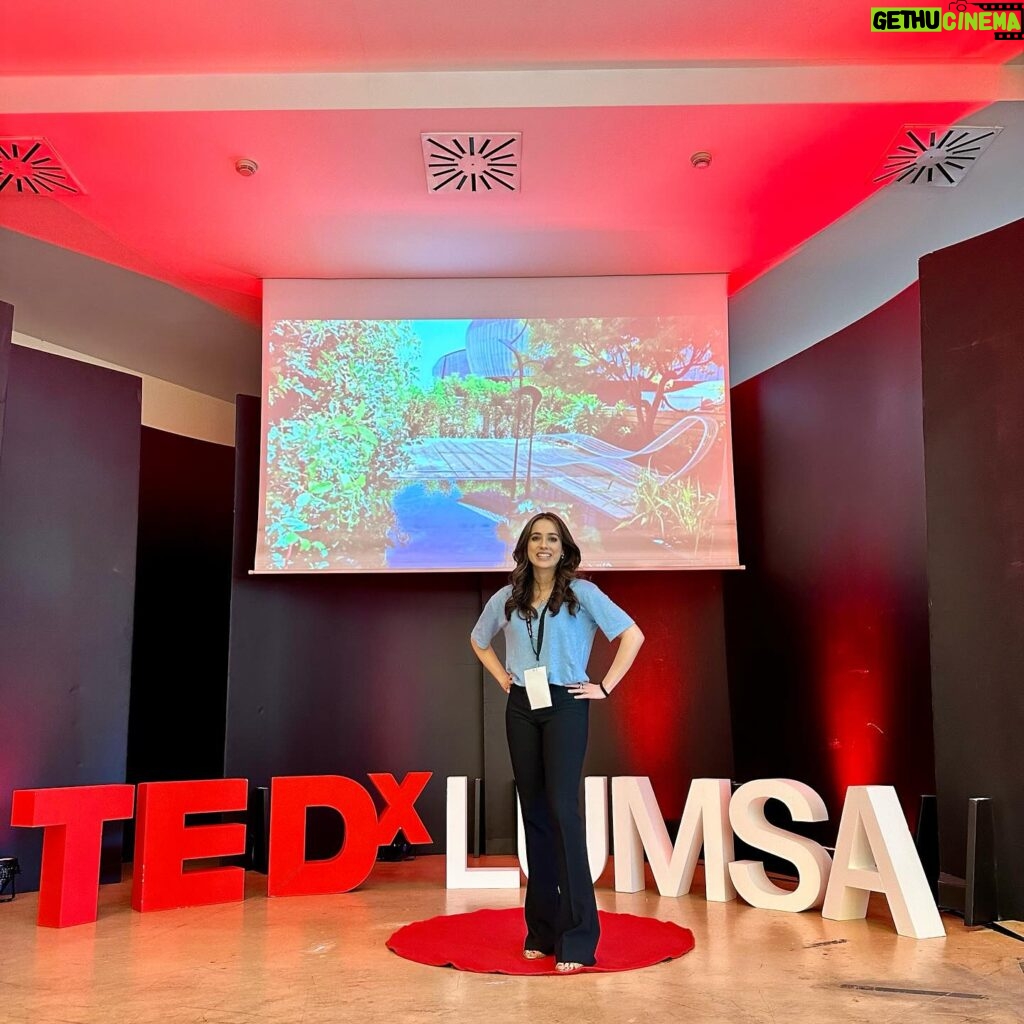 Ludovica Gargari Instagram - Ieri ho tenuto il mio primo #TEDTALK il tema era “Think Outside the Box” 📦! Ho iniziato a pensare alla prima volta che io abbia agito fuori dagli schemi ma soprattutto a consigli utili che avrei dato alla me stessa di 10 anni fa . da qui il titolo “La scintilla, dove meno te l’aspetti” Non vedo l’ora di condividere il video integrale con voi ❤️ Un grazie speciale a chi era presente ieri, e chi semplicemente con un “brava Lulù” mi è stato accanto ❤️