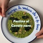 Ludovica Gargari Instagram – Semi di meloni è il nome di questa pasta… e tu la conoscevi?! 

Lo dice anche il mio piatto ! 🥬 mangia la verdura che ti fa bene 🥬

200g semi di melone 
100g foglie di cavolo nero 
100g broccolo siciliano
50g parmigiano 
50g taralli 
qb sale 
qb pepe 
qb olio evo 

cuocete in acqua bollente salata il broccolo e le foglie di cavolo 
frullateli con acqua di cottura e olio evo sale e pepe 
tostate i semi di meloni e portate a cottura come un risotto aggiungendo acqua di cottura dei broccoli di tanto in tanto ! a meta cottura la crema di verdure. Fuori fuoco mantecate con parmigiano e taralli sbriciolati 

#nowaste #cavolonero #ricettefacili #ricetteveloci #howto #ricetteitaliane