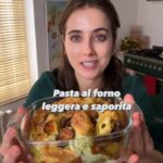 Ludovica Gargari Instagram – E se vi dicessi che questa #pastaalforno è leggera saporita , con una besciamella #senzaburro e una crosticina favolosa , la rifareste per il pranzo di #Pasqua o #Pasquetta ?! 

200g pasta (io pennoni lisci , non giudicatemi)
200g ricotta 
200g zucchine romanesche 
menta 
olio evo 
sale 
pepe 
parmigiano

per la besciamella all olio evo 
500ml latte veg non zuccherato 
40ml olio evo 
50g farina 

mettete olio e farina in un pentolino quando fa le bolle aggiungete il latte caldo e continuate a mescolare aspettando che si addensi poi spostate in ciotola sterile con pellicola a contatto 
per cuocete la pasta 
saltate le zucchine in padella con aglio olio e peperoncino, frullatele con la ricotta e la menta 
scolate la pasta 5min prima del tempo indicato sulla confezione . 
conditela con la crema versatela in una pirofila e cospargete di besciamella e parmigiano 
200gradi per 20 min poi a 220 gradi per 5 min con Grill acceso. 

And if I told you that this #pastaalforno is lightly flavourful, with a bechamel #without butter and a fabulous crust, would you make it again for lunch on #Easter or #Easter ?!

200g pasta (I smooth penne, don’t judge me)

200g ricotta

200g Roman zucchini

Mint

Extra virgin olive oil

Salt

Pepper

Of Parma

For the bechamel sauce with extra virgin olive oil

500ml unsweetened veg milk

40ml extra virgin olive oil

50g flour

Put oil and flour in a saucepan when it makes the bubbles add the hot milk and keep mixing waiting for it to thicken then move to a sterile bowl with contact film

To cook the pasta

Sauté the zucchini in a pan with garlic, oil and chilli, blend them with ricotta and mint

Drain the dough 5min before the time indicated on the package.

Season it with the cream, pour it into a baking dish and sprinkle with béchamel sauce and parmesan

200 degrees for 20 min then at 220 degrees for 5 min with Grill on.

#ricettepasquali #ricettefacili #ricetteveloci #ricettelight #ricetteitaliane #lasagne #pasta