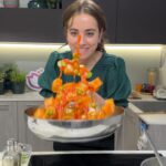 Ludovica Gargari Instagram – POV : Sei in una nuova cucina e non sai dove stanno le cose, ma sei Sagittario e vuoi fare tutto da sola🫠