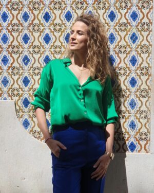 Luísa Barbosa Instagram - Tarde bem passada num workshop com a @eugeniocamposjewels 
Agora... vejam qual é a foto que acham que melhor me caracteriza. 🤣 
PS - apesar da poluição, do trânsito e de ser impossível arranjar casa: Lisboa é linda, caraças!