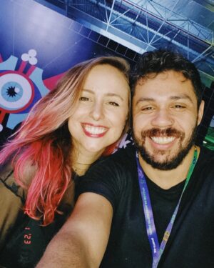 Luisa Clasen Instagram - Dumpzinho do que já rolou essa semana e vem aí muito mais! Tive o privilégio de comandar o @unlockccxp e agora estou em parceria com o @outbackbrasil pra mostrar o que tem de melhor na @ccxpoficial esse ano!
Bora? Só não esquece de lavar o pé, meu querido pé que me aguenta o dia inteeeeiro 🎶

Obrigada @gustavogiglio pelo convite e pela confiança, @coupleofthings e @biabuffolo pela parceria, @biabonatto e @raphaelgonc_ por me trazerem pro multiverso da #ccxp23, @diegopadilha pelas fotos belíssimas e muuuito obrigada a todos que me encontram e dão feedback sobre meu trabalho. Amo esses encontros, vocês são demais!
#outbacknaccxp23 #ccxp23 #casteloratimbum