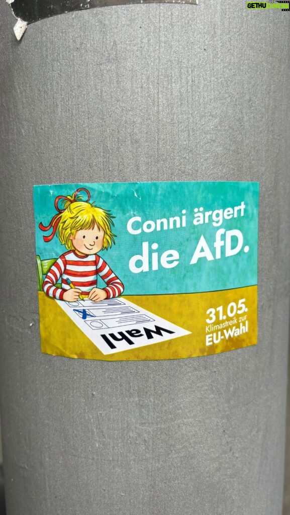 Luisa Neubauer Instagram - In einem Monat ist die Wahl, und: am 31.5. ist Klimastreik. Laut werden & wählen gehen, this is the time to shine 🔥♥️ #Europawahl #Klimawahl #WählenGehen