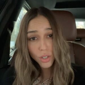 Luisa Rubino Instagram - hi 🐝