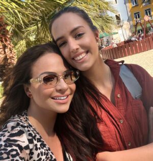 Luiza Tomé Instagram - Eu e minha princesa em Lisboa 🙏🌹🙌