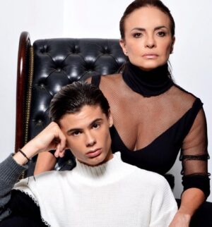 Luiza Tomé Instagram - #tbt
Ensaio com filho 🥰
#amordemae