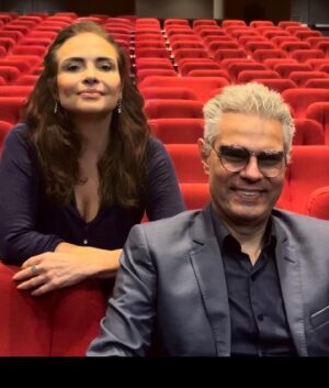 Luiza Tomé Instagram - @nuncadesistadeseussonhosteatro 
@netonizo que alegria trabalhar com você . 🙏🙌
#teatro
@augustocury