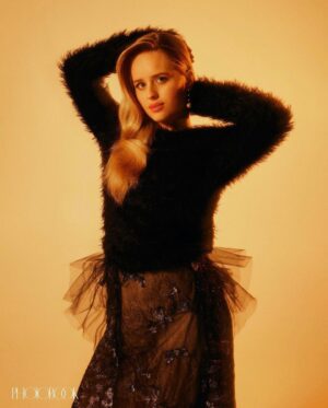 Lulu Wilson Instagram - @photobookmagazine 💋