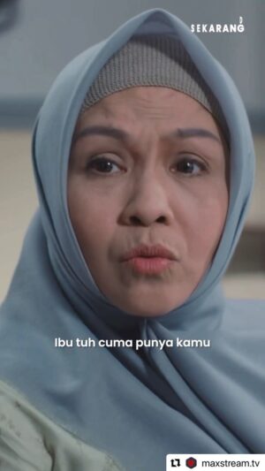 Lulu Zakaria Instagram - 🔄 Repost  @maxstream.tv 

Kalo kamu di posisi Ibnu Jamil gimana nih?  #MAXstream #NonStopNonton #MAXstreamOriginal #cintawarungsebelah
yuuk yg belum nonton segera Download @maxstream.tv nanti ada Cinta Warung Sebelah