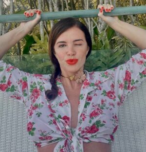 Luma de Oliveira Instagram - “Você veio á esse mundo para ser você mesmo, não se distraia”! ♦️