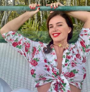 Luma de Oliveira Instagram - “Você veio á esse mundo para ser você mesmo, não se distraia”! ♦️