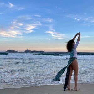 Luma de Oliveira Instagram - “Estende tuas asas pelos azuis que te aguardam”! 🔷 
J. Inácio.