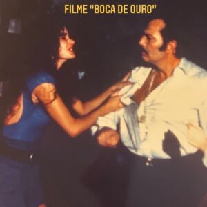 Luma de Oliveira Instagram - E se vai um dos maiores atores da história e um ser humano de primeira grandeza. Cresci admirando  e aplaudindo a arte desse grande homem. Tive a honra de contracenar com ele, conviver por 4 meses quando fizemos o filme Boca de Ouro. Fui testemunha da sua generosidade, educação e humildade. 

 De todas as cenas que vi nas telas da irretocável  trajetória do Tarcísio, a que presenciei durante um intervalo entre uma cena e outra, no mundo real,  foi a que mais me emocionou: 
estávamos  no “ lixão” do RJ, quando um menininho  que trabalhava catando sobras do que era jogado no local, se aproximou dele para tentar vender nada mais nada menos que lixo. 
Ele  o tratou com toda dignidade, perguntou quanto era, comprou por um bom dinheiro  mas disse que não levaria, o menino insistiu e ele, para não decepciona-lo, pegou a sacola cheia de coisas que não serviriam para absolutamente nada e ainda estava com um cheiro nada agradável e colocou no colo como se fosse diamante, em seguida deu um abraço tão lindo no menino, tão cheio de afeto que jamais vou esquecer a emoção que senti naquele momento, talvez a mesma quando assistia  as cenas  de “Um certo Capitão Rodrigo”. 
Pois é… “o tempo e o vento” nos levam pessoas que achávamos que seriam imortais… mas sua arte será!

Eu só havia feito um filme para crianças até então, mas Deus na sua infinita bondade, me concedeu a honra de ser “par” do Tarcísio Meira. E é á esse Deus que peço que o receba com todas as honrarias que merece. Nosso “ Irmão” Coragem” foi um exemplo de grandeza por aqui. 🙏🏼