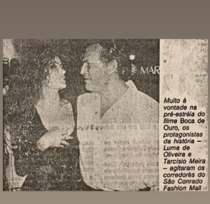 Luma de Oliveira Instagram - E se vai um dos maiores atores da história e um ser humano de primeira grandeza. Cresci admirando  e aplaudindo a arte desse grande homem. Tive a honra de contracenar com ele, conviver por 4 meses quando fizemos o filme Boca de Ouro. Fui testemunha da sua generosidade, educação e humildade. 

 De todas as cenas que vi nas telas da irretocável  trajetória do Tarcísio, a que presenciei durante um intervalo entre uma cena e outra, no mundo real,  foi a que mais me emocionou: 
estávamos  no “ lixão” do RJ, quando um menininho  que trabalhava catando sobras do que era jogado no local, se aproximou dele para tentar vender nada mais nada menos que lixo. 
Ele  o tratou com toda dignidade, perguntou quanto era, comprou por um bom dinheiro  mas disse que não levaria, o menino insistiu e ele, para não decepciona-lo, pegou a sacola cheia de coisas que não serviriam para absolutamente nada e ainda estava com um cheiro nada agradável e colocou no colo como se fosse diamante, em seguida deu um abraço tão lindo no menino, tão cheio de afeto que jamais vou esquecer a emoção que senti naquele momento, talvez a mesma quando assistia  as cenas  de “Um certo Capitão Rodrigo”. 
Pois é… “o tempo e o vento” nos levam pessoas que achávamos que seriam imortais… mas sua arte será!

Eu só havia feito um filme para crianças até então, mas Deus na sua infinita bondade, me concedeu a honra de ser “par” do Tarcísio Meira. E é á esse Deus que peço que o receba com todas as honrarias que merece. Nosso “ Irmão” Coragem” foi um exemplo de grandeza por aqui. 🙏🏼