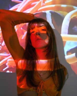 Luna Ginestet Instagram - J’ai voulu faire un petit test avec mon rétro-projecteur. Vous en pensez quoi ? 📽💥🫶🏼
Modèles: @lunaloveswoods @juliette.cdrc 💕

#777luckyfish #theportraitpr0ject #thefilmphotography #forevermagazine #n8zine #retro #retroprojetor #conceptmagazine #adegomagazine #filmdiscovered #littlerivermag #thefilmmagazine