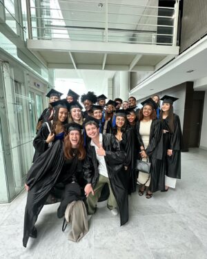 Luna Ginestet Instagram - C’est fait ! 🎓✨ #NextChapter