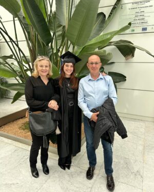 Luna Ginestet Instagram - C’est fait ! 🎓✨ #NextChapter