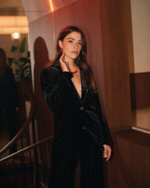 Luna Ginestet Instagram - Chaque regard raconte une aventure 👁️
.
.
.
Bijoux @s.o.c.o.o.o.l 
Photo : @inesberrocoso 
Outfit : @boutique.clo 
.
.
.
.
#retro #jewelry #red #grain #frenchie #warm #vin #party