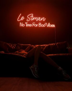 Luna Ginestet Instagram - ❌⭕️❌⭕️
.
.
.
.
.
.
.
.
.
.
.
.
.
.
.
#neon #red #sofa #night #neondemon  #demon #girl #frenchgirl