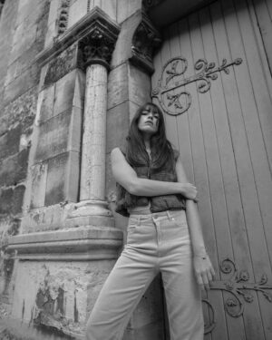 Luna Ginestet Instagram - You are your home 🖤
.
.
@fatherkillls 📸
.
.
.
.
.
#blackandwhite #eglise #vintage