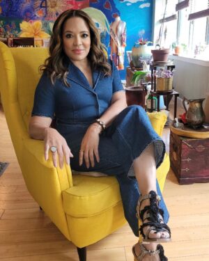 Luna Lauren Velez Instagram - And for #friday …#spiderverse screening @bridgelabharlem  styled by:
@jareddepriest @msruthiemakeup @hairbyjuanita @giadanedesigns 
#denimdaze #embroidered shoes #love