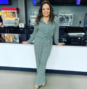 Luna Lauren Velez Instagram - Almost done with press…
Stylist @jareddepriest 
Makeup: Erin Baldwin
Hair: Nicole Shipley 
@dvf @sam_edelman 
#spiderverse #spidermanacrossthespiderverse #filmfestival #bentonville #arkansas #love ✨