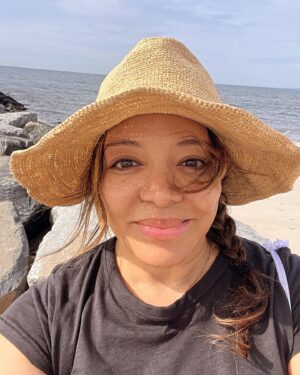 Luna Lauren Velez Instagram - My favorite place. Happy #sunday #beach #sun #summervibes #love ✨