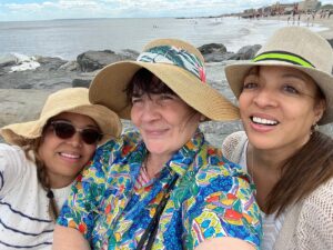 Luna Lauren Velez Instagram - Lately the beach is giving me life✨. Spent a beautiful day with 2 of my favorite people. @lorrainavelez and the amazing @marinamassages . Just the best!
#weekends #beach #sky #friends #rockawaybeach #twins #openair #joy #love ✨
