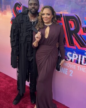 Luna Lauren Velez Instagram - Me and my Spider-hubby…. I love working with this man @briantyreehenry . Amazing actor, beautiful voice and just a great guy. 💖
#Rio #Jeff #spiderman #voices #family #familia #love✨