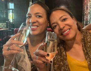 Luna Lauren Velez Instagram - Lunch with Lori…my favorite person in the whole wide world. #twintuesday #twins #twinning #lunch #sisters #love 💖