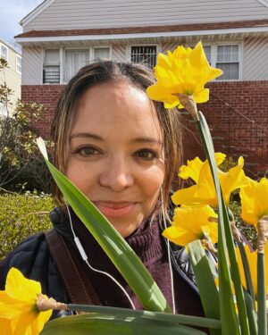 Luna Lauren Velez Instagram - Flowers from my mother’s garden. Feliz dia de Pasqua! #easter #springtime #hope #joy #resurrectionsunday✝️ #love ✨