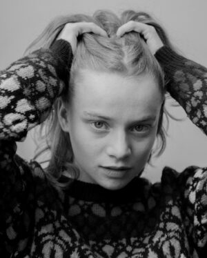 Luna Wedler Instagram - In paris with the wonderful @v_forsten 
merci beaucoup !!!