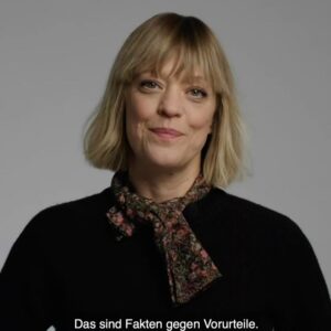 Luna Wedler Instagram - Das sind Fakten gegen Vorurteile.  Auch ihr könnt etwas gegen Vorurteile tun: Leitet die Posts an alle weiter, die ihr kennt und postet sie in der Story. Und bitte fordert viele Menschen auf bei losfuerlesbos.com mitzumachen. 

Jede Spende zählt!
Mehr Infos gibt es in den nächsten Wochen auf @leavenoonebehind2020 
@aaronaltaras @alice.dwyer @david.shuetter @heikemakatsch @jella_h @officialyjoko @katjariemann @khodrkida @damitdasklaas @larypoppins @maxvdg @ronaldzehrfeld @sabintabrea @tryselfizzel @vickykrieps @volker.bruch
#losfuerlesbos #leavenoonebehind