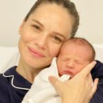 Luz Cipriota Instagram - Hoy hace exactamente un año llegaste a mi vida para llenarla del amor mas puro ♥️. Para desafiarme a ser mejor cada día por ser tu mejor ejemplo. Para hacerme ver que todo puede cambiar a ultimo momento y que no hay reglas ni planes mas que vivir el minuto a minuto viéndote crecer y sonreír. Verte feliz es sin duda mi mayor deseo y no hay un minuto que no esté pensando en ti. “Feliz cumpleaños Amor de mi vida!! 🐰🌿“. Te amo tanto tanto que si intento explicarlo lloro. ♥️ Gracias Lorenzo por tanto AMOR. Gracias @serranodavid75 por el mejor año de mi vida. #FirstBirthday #Lorenzo #Rabbit #zentiki #Rolo #Amor #Hijo #party #Love