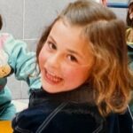 Lydia Valentín Instagram - Hoy está niñita tan feliz, cumple años 🎂🥳 10 de Febrero 🌷 ES MI CUMPLE 🥳 🎈 P.D En la segunda foto mis piernas 😲 ya estaba más cuadrada que un cuaderno 🤣🤣🤣 #lydiavalentin #cumpleaños