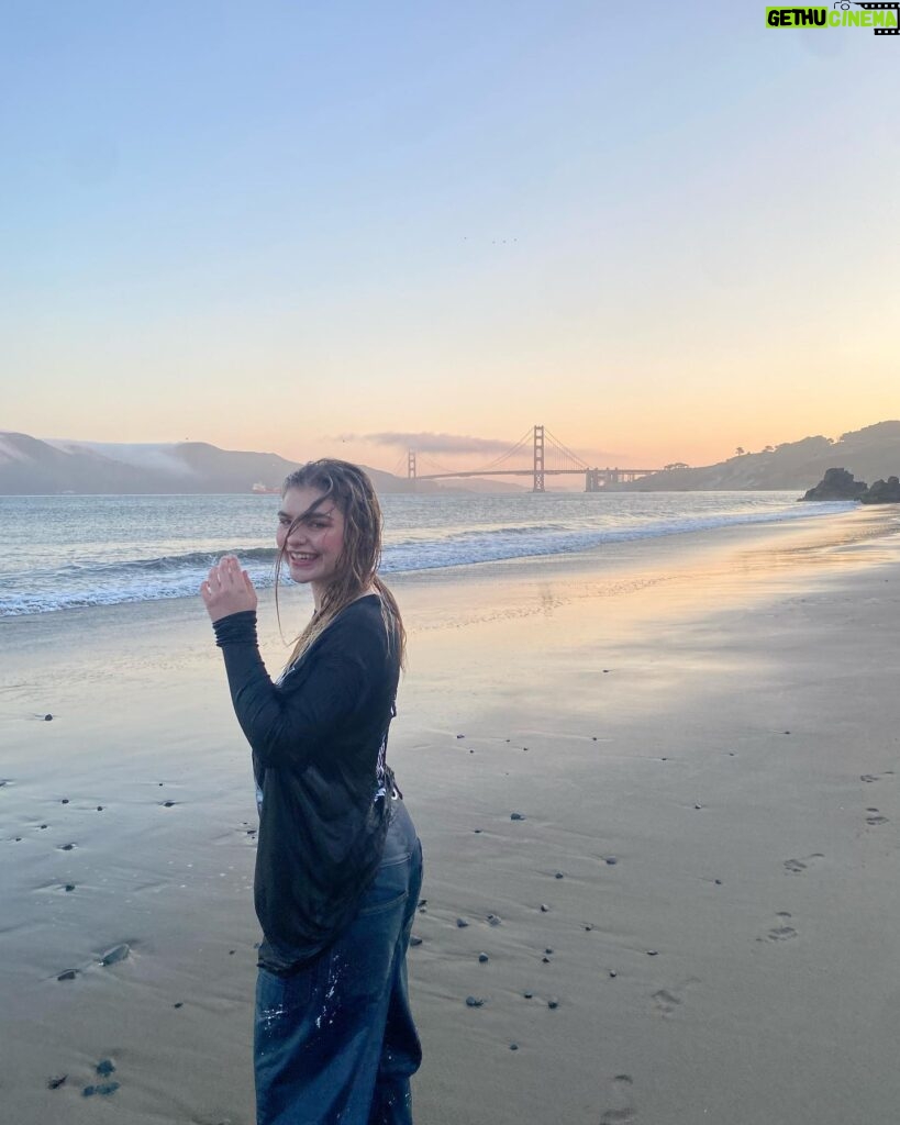 Lyliana Wray Instagram - San Francisco Sunrise ♥️