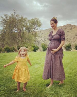 Lyndsy Fonseca Instagram - #happymothersday can only be truly celebrated if we have the CHOICE of how and when we become mothers. 

When I was 26 I was on birth control (failed math during time zone change perhaps?) and at 6 weeks I had a safe termination.  I don’t have to share this but I think it’s necessary to help destigmatize reproductive rights. I am now also a proud mother. I’m sending love to those people who are feeling triggered or scared by the recent threat to our bodies. I see you. You matter. What choices you make for yourself and/or your family matters. No one knows you better than you.

We cannot truly celebrate a new life without the CHOICE and safety and FULL autonomy of our bodies. End of story. 

A birth announcement about abortion you ask? Yes. They are related, and matter equally.  #reproductiverights  #abortion #womensrights #reproductivehealth