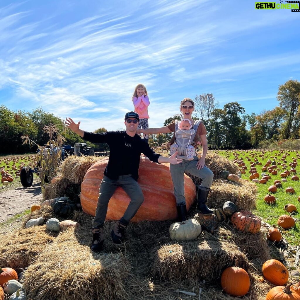 Lyndsy Fonseca Instagram - Happy October. 🎃