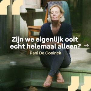 Lynn Van Royen Instagram - 3 volle dagen en nachten ver weg van de bewoonde én virtuele wereld, in een bos, alleen met jezelf. Zes bekende gasten ervaren hoe bijzonder dat kan zijn.
Door de bomen, vanaf maandag 15 april nieuw op VRT 1. 🌳