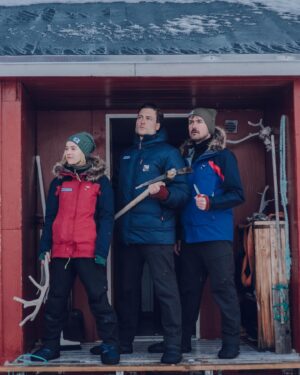 Lynn Van Royen Instagram - ‘t is vanavond de laatste aflevering van #deexpeditie 🤍 zo belachelijk blij van dit te kunnen en mogen doen met deze hoop lieve mensen! Ene keer is wel genoeg 😅🫶🏼 @play4_be @rosesarebluetv @goplay.be
