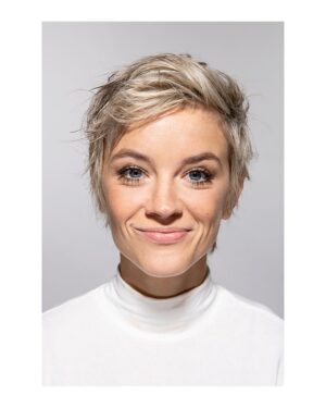 Lynn Van Royen Instagram - A little throwback.
Foto’s door @guykokken 
Make-Up door @leonie.gysel 
2 schatten van mensen waar ik me veilig bij voel. ☺️🤍