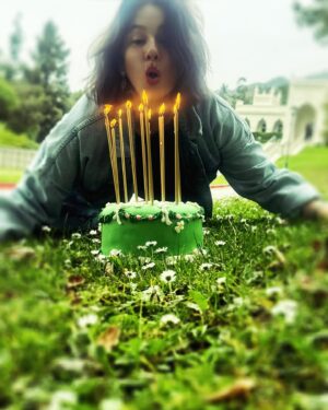 Lynn Collins Instagram - Is this the most #tauruscore post ever? Thursday’s are the busiest days of our week, but today we managed to fit in #dumplings AND #cake ! 

THANK YOU ALL FOR THE BIRTHDAY WISHES! 
🌸🤍🌸🤍🌸🤍🌸🤍🌸🤍🌸🤍🌸🤍🌸🤍
I’m having a blast sharing this planet with yall! 🕊️

Thank you @themikutashop for my #jeanjacket and @thesongbirdco for my star #earrings 🌸

#taurus #green #daisy #foodie #mom #birthday #taurusseason #nature #instagood #momlife