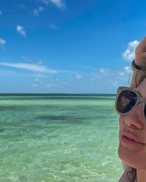 Lynn Collins Instagram - #bahamas in my heart 🩵🌴🩵 

#photodump 😘 

#swimwear @biliblond and @tropicofc