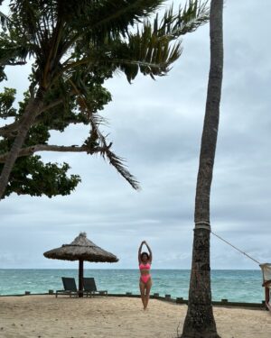 Lynn Collins Instagram - @leftonfriday 🌴…. @castawayislandfiji #fiji