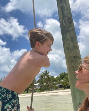 Lynn Collins Instagram - #bahamas in my heart 🩵🌴🩵 

#photodump 😘 

#swimwear @biliblond and @tropicofc