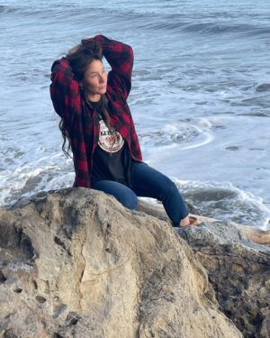 Lynn Collins Instagram - LAST DAY OF WINTER 

#weekendvibes #ocean #laplage #mermaidtears #lamer #equinox #mamaocean