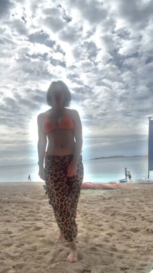 Lynn Collins Instagram - First of 3 #reels honoring #fiji and @castawayislandfiji … few places I have left crying … This was one of them 🙏🏻