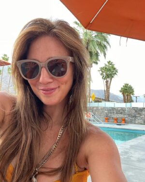Lynn Collins Instagram - @thetwist.palmsprings THANK YOU for helping me #pregame for this birthday 💕🧡💕
The hospitality and chill vibes were a sweet balm to my soul 🩵 🩶 🩵 🩶 🩵 🩶 🩵 🩶🩵

Thank you @hilovetravel for the super cool #crossbodybag 🩶

#palmsprings #poolside #stars #palms @vionicshoes #happybirthday #pink #desert #desertlife @vans