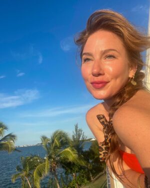 Lynn Collins Instagram - Last #photodump for The Bahamas chapter of this trip… again huge thanks to @bluffhousebeachresort @seavibesgtc @abacobeachresort @brendalsdivecenter @greenturtleclub @greenturtlecay @atlantisbahamas 

BECOME A SUBSCRIBER FIR MORE BEHIND THE SCENES PICS AND FOOTAGE 🤍🌿🤍

#bahamas #holiday #island #islandlife #savetheocean #summer #summervibes #peace #beach